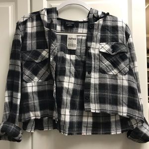 Crop flannel shirt with hood.